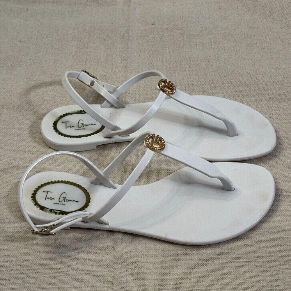 Tara Grinna White Thong Sandals Women’s 9 Italy Gold Logo Jelly Flat Beach - Picture 2 of 15